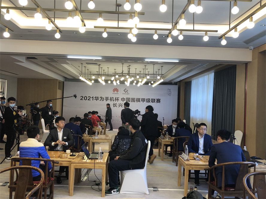 第86分钟，贝蒂斯挑传发动攻势，禁区内双方争顶后，威廉-若泽觅得机会凌空射门，这球打偏了。